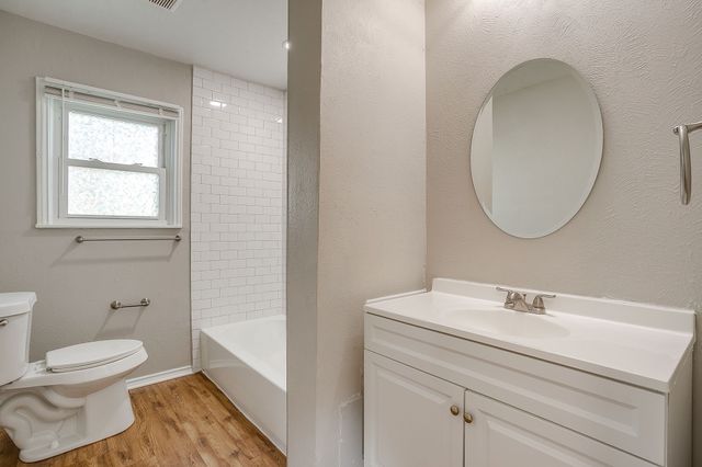 5032 Hartford Drive, River Oaks, TX 76114