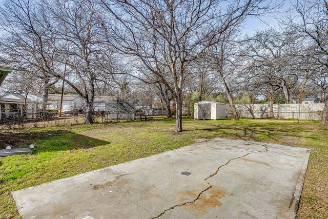 5032 Hartford Drive, River Oaks, TX 76114