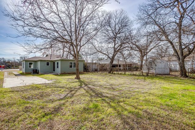 5032 Hartford Drive, River Oaks, TX 76114