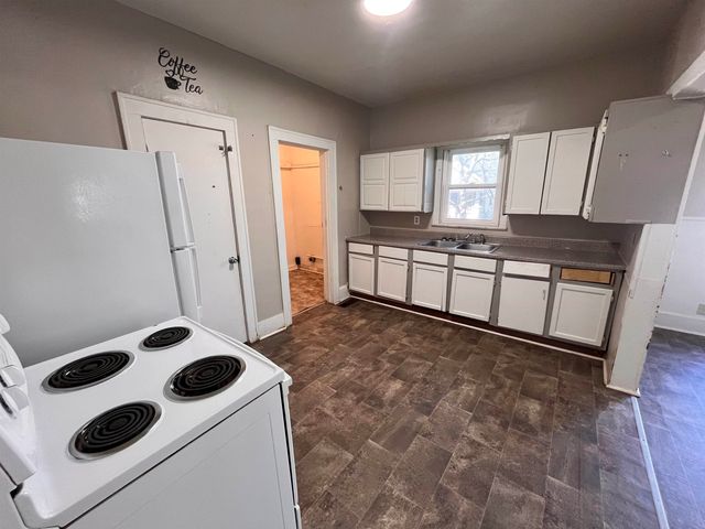 257 N Poplar Ave, Wichita, KS 67214