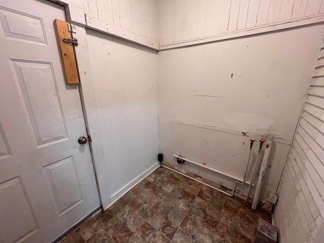 257 N Poplar Ave, Wichita, KS 67214