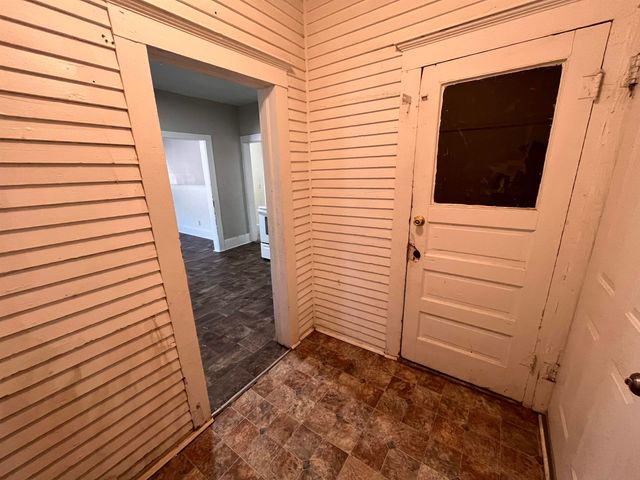 257 N Poplar Ave, Wichita, KS 67214