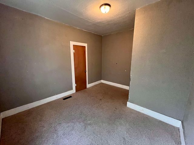 257 N Poplar Ave, Wichita, KS 67214