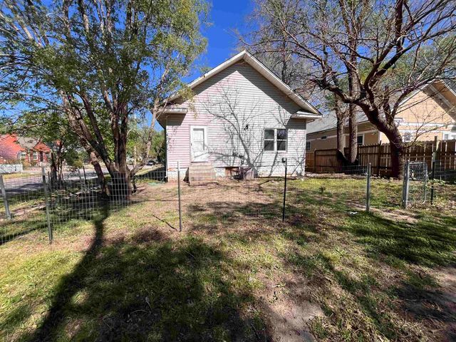 257 N Poplar Ave, Wichita, KS 67214