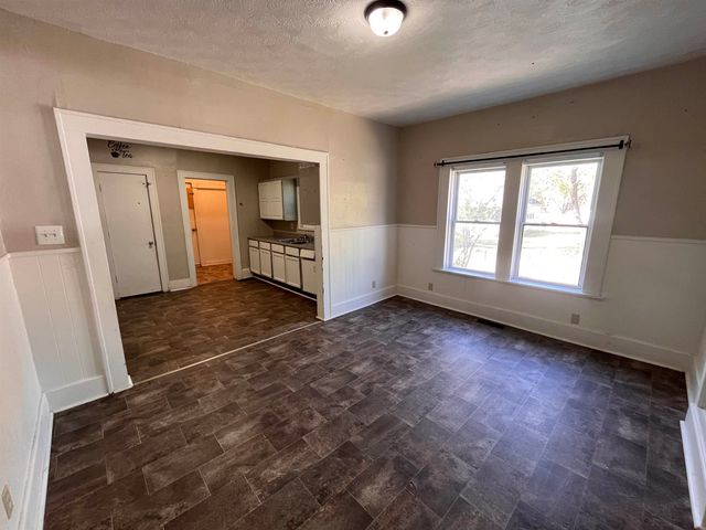 257 N Poplar Ave, Wichita, KS 67214