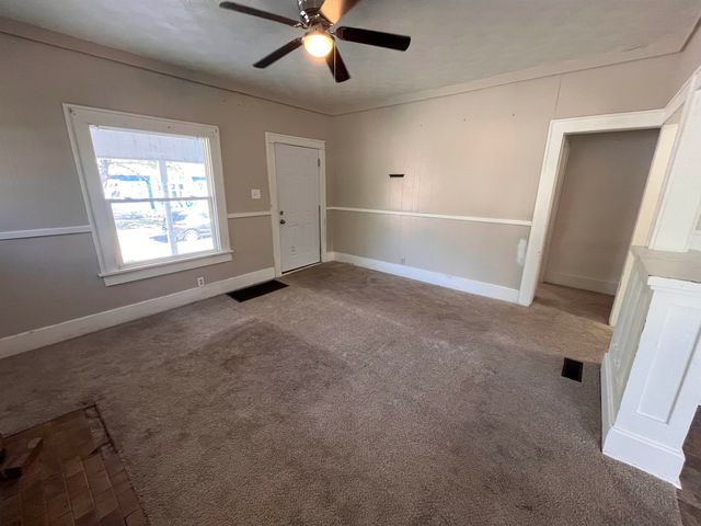 257 N Poplar Ave, Wichita, KS 67214