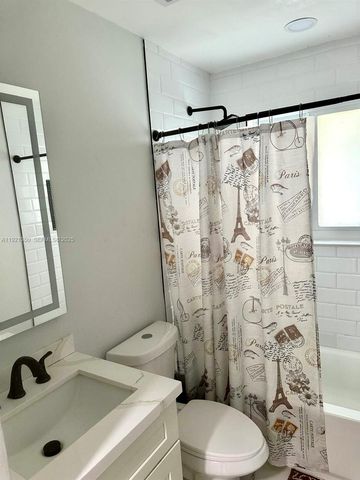 816 NW 8th St, Florida City, FL 33034