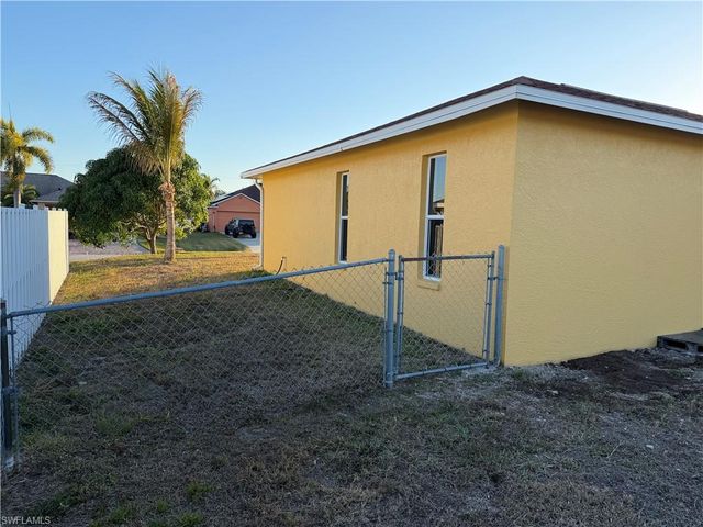 225 SE 4th TER, Cape Coral, FL 33990