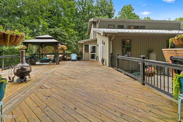 11980 Waterhouse Lane, Glade Spring, VA 24340