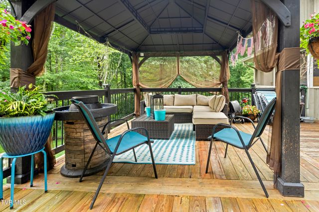 11980 Waterhouse Lane, Glade Spring, VA 24340