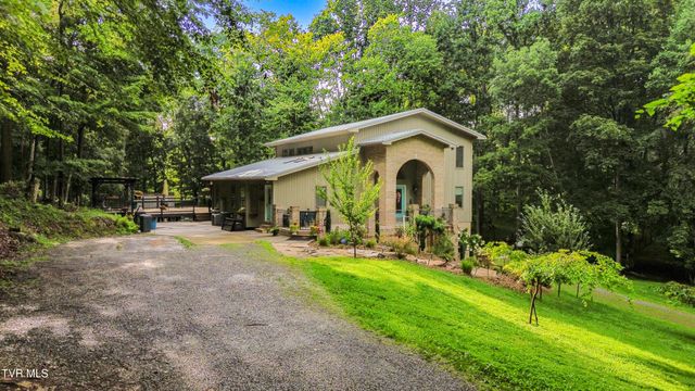 11980 Waterhouse Lane, Glade Spring, VA 24340