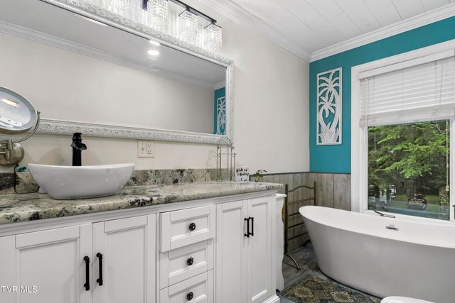 11980 Waterhouse Lane, Glade Spring, VA 24340