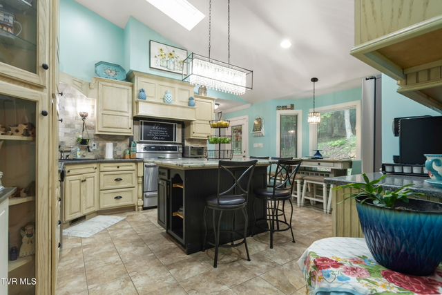 11980 Waterhouse Lane, Glade Spring, VA 24340