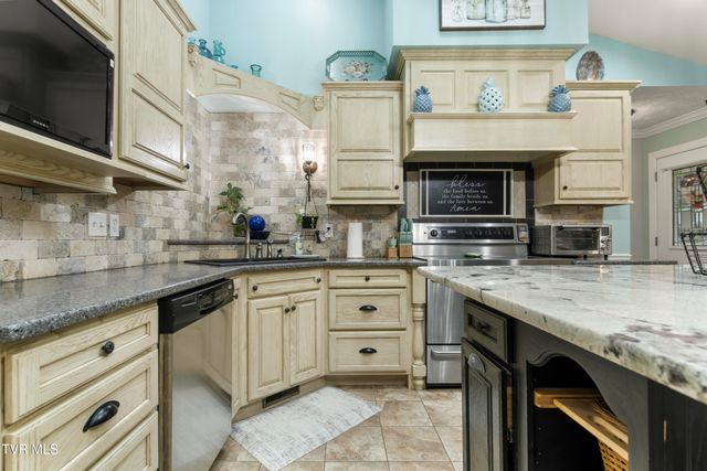 11980 Waterhouse Lane, Glade Spring, VA 24340