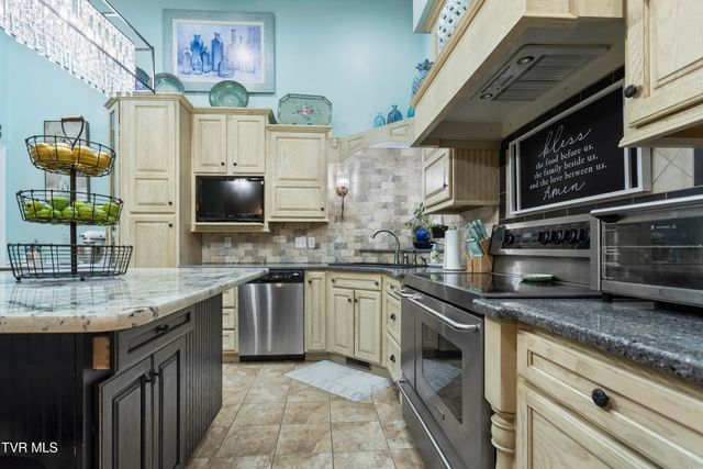 11980 Waterhouse Lane, Glade Spring, VA 24340