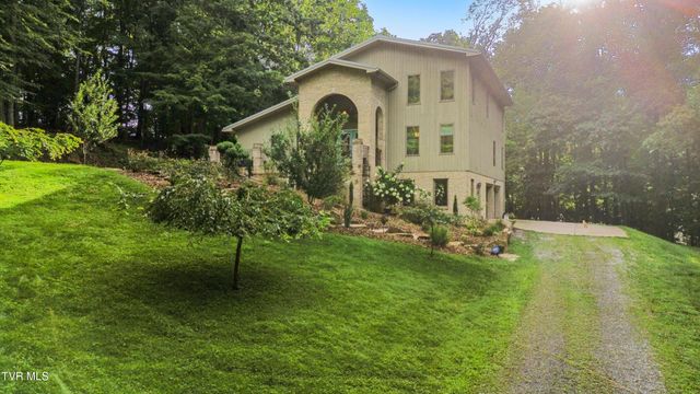 11980 Waterhouse Lane, Glade Spring, VA 24340