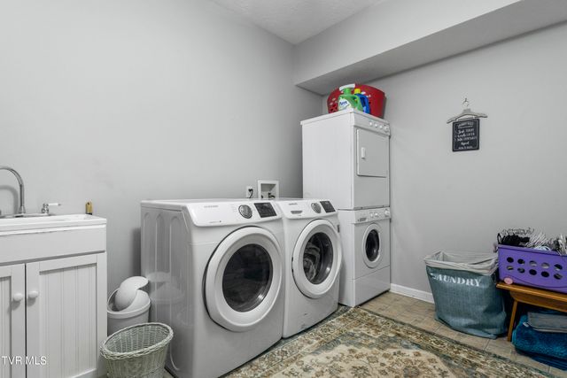 11980 Waterhouse Lane, Glade Spring, VA 24340