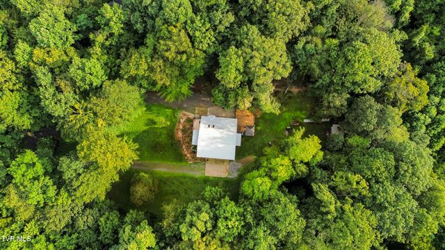 11980 Waterhouse Lane, Glade Spring, VA 24340