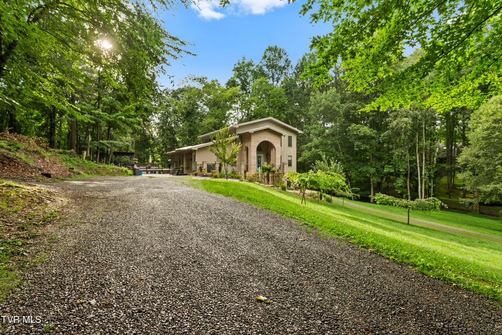 11980 Waterhouse Lane, Glade Spring, VA 24340