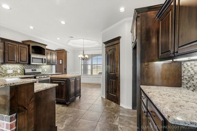 14303 N 35th East Avenue, Skiatook, OK 74070