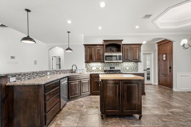 14303 N 35th East Avenue, Skiatook, OK 74070