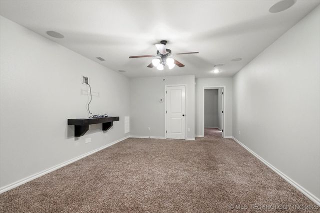 14303 N 35th East Avenue, Skiatook, OK 74070