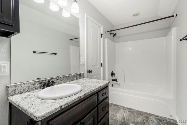 14303 N 35th East Avenue, Skiatook, OK 74070