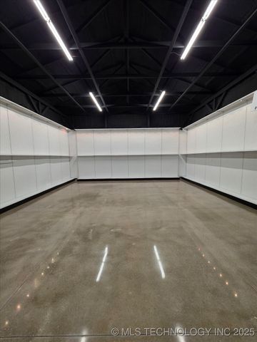 14303 N 35th East Avenue, Skiatook, OK 74070