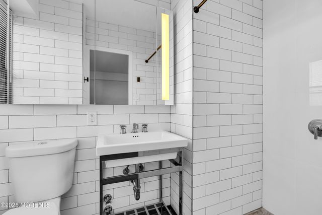 10 Ocean Boulevard 4D, Atlantic Highlands, NJ 07716