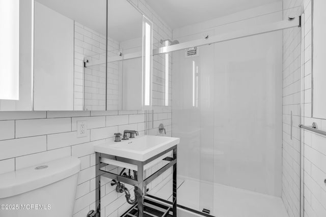 10 Ocean Boulevard 4D, Atlantic Highlands, NJ 07716