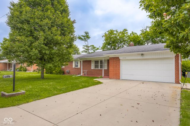 2715 Magnolia Court, Columbus, IN 47203