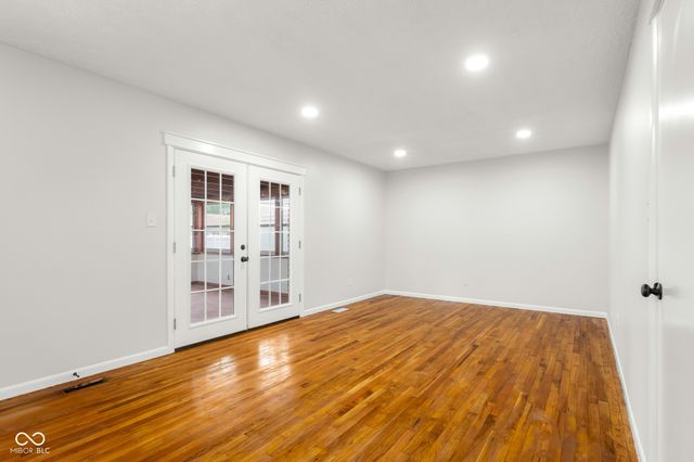 2715 Magnolia Court, Columbus, IN 47203