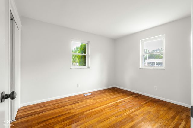 2715 Magnolia Court, Columbus, IN 47203