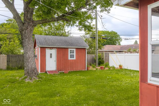 2715 Magnolia Court, Columbus, IN 47203