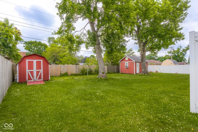 2715 Magnolia Court, Columbus, IN 47203