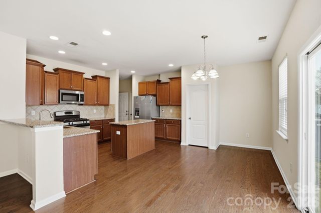 7133 Kinley Commons Lane, Charlotte, NC 28278