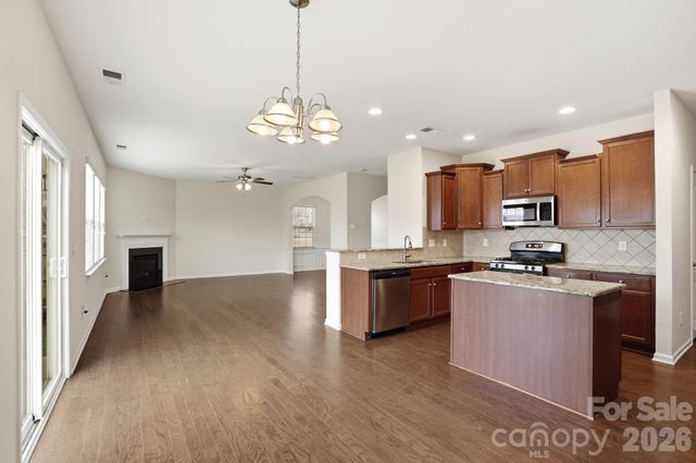 7133 Kinley Commons Lane, Charlotte, NC 28278