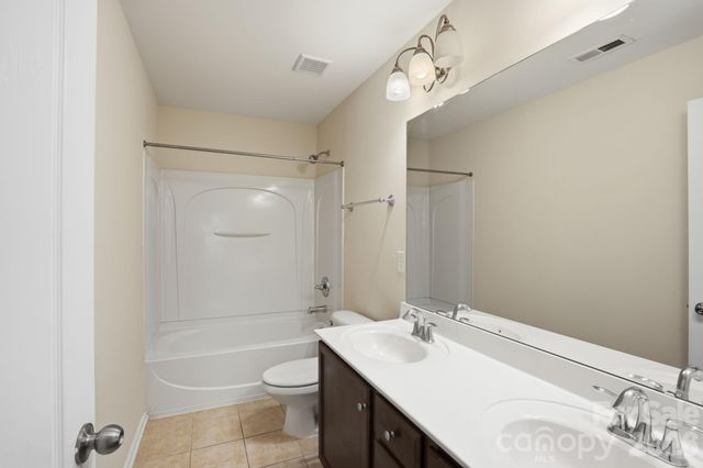 7133 Kinley Commons Lane, Charlotte, NC 28278