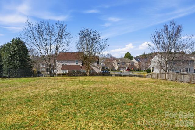 7133 Kinley Commons Lane, Charlotte, NC 28278