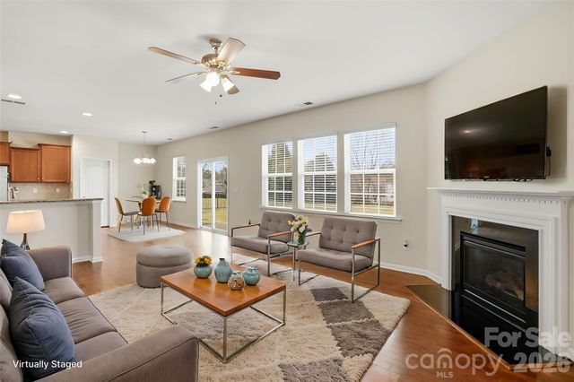 7133 Kinley Commons Lane, Charlotte, NC 28278