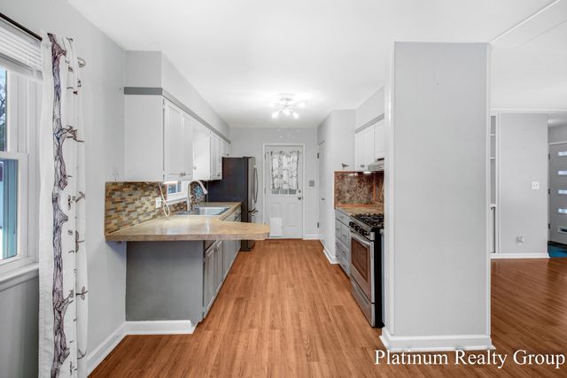 3463 McCracken Street, Norton Shores City, MI 49441