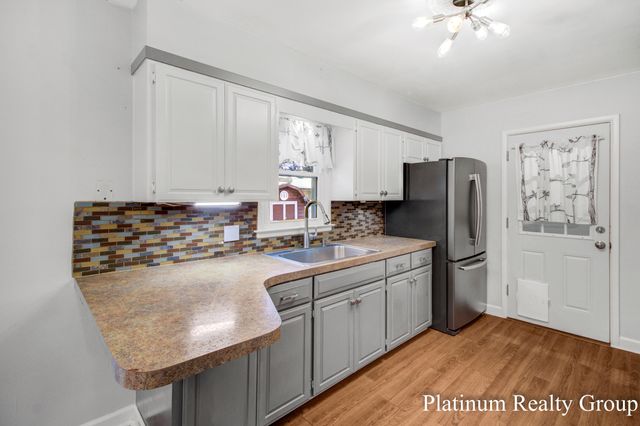 3463 McCracken Street, Norton Shores City, MI 49441