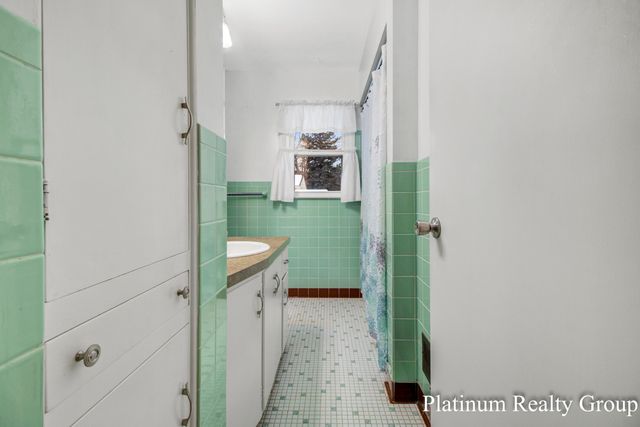 3463 McCracken Street, Norton Shores City, MI 49441