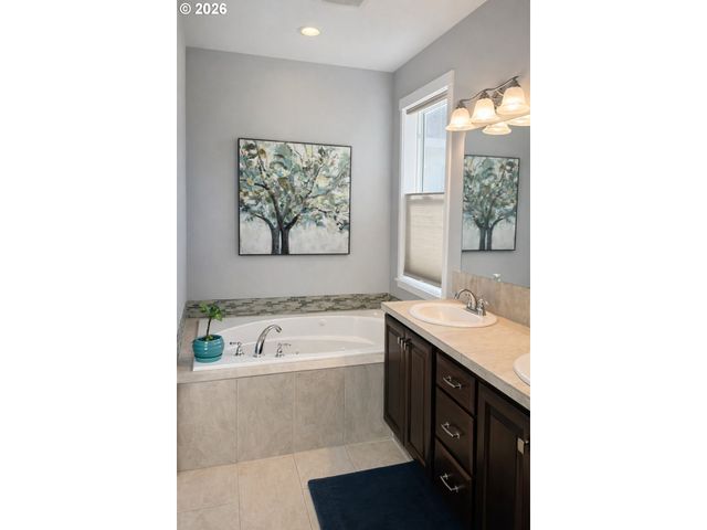 731 N 47TH Ave, Ridgefield, WA 98642