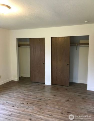 24810 24808 78th Avenue E, Graham, WA 98338