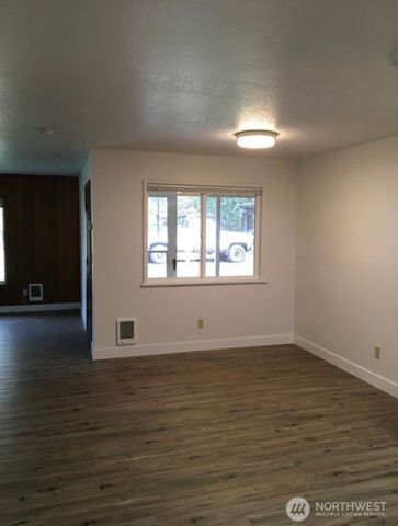 24810 24808 78th Avenue E, Graham, WA 98338