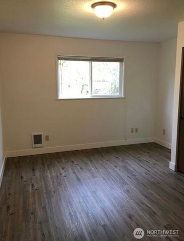 24810 24808 78th Avenue E, Graham, WA 98338