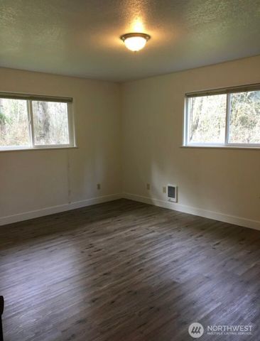 24810 24808 78th Avenue E, Graham, WA 98338