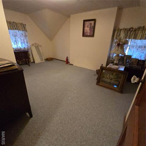 1833 Opeechee Beach Road, Pacific, MO 63069