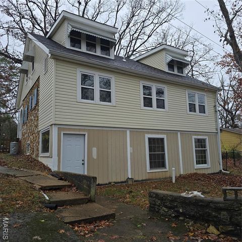 1833 Opeechee Beach Road, Pacific, MO 63069